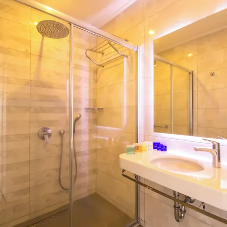 Sapphire Hotel